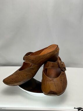 Think! Women’s 8 Vintage-Style Brown Leather Mary Janes Mules #0286